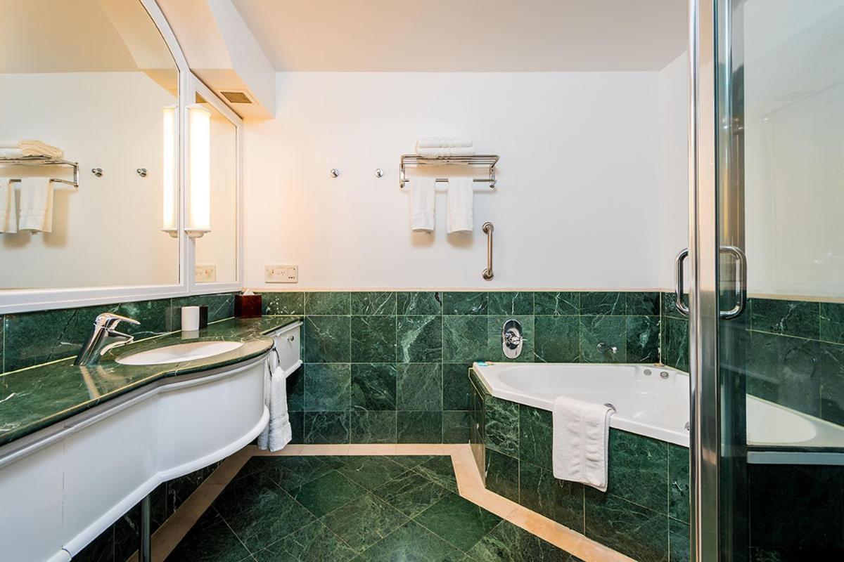 Deluxe Private Apartment And Studio - Ocean Views Gold Coast Luaran gambar