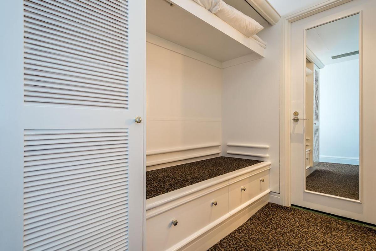 Deluxe Private Apartment And Studio - Ocean Views Gold Coast Luaran gambar