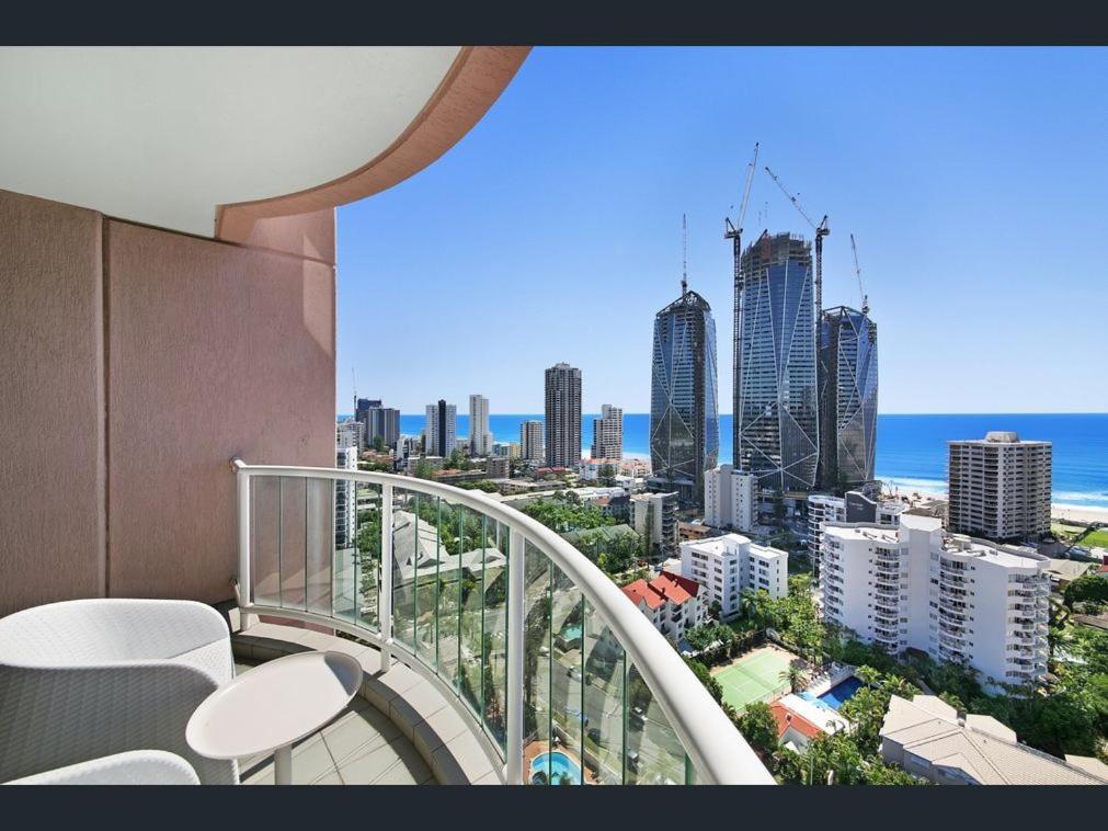 Deluxe Private Apartment And Studio - Ocean Views Gold Coast Luaran gambar