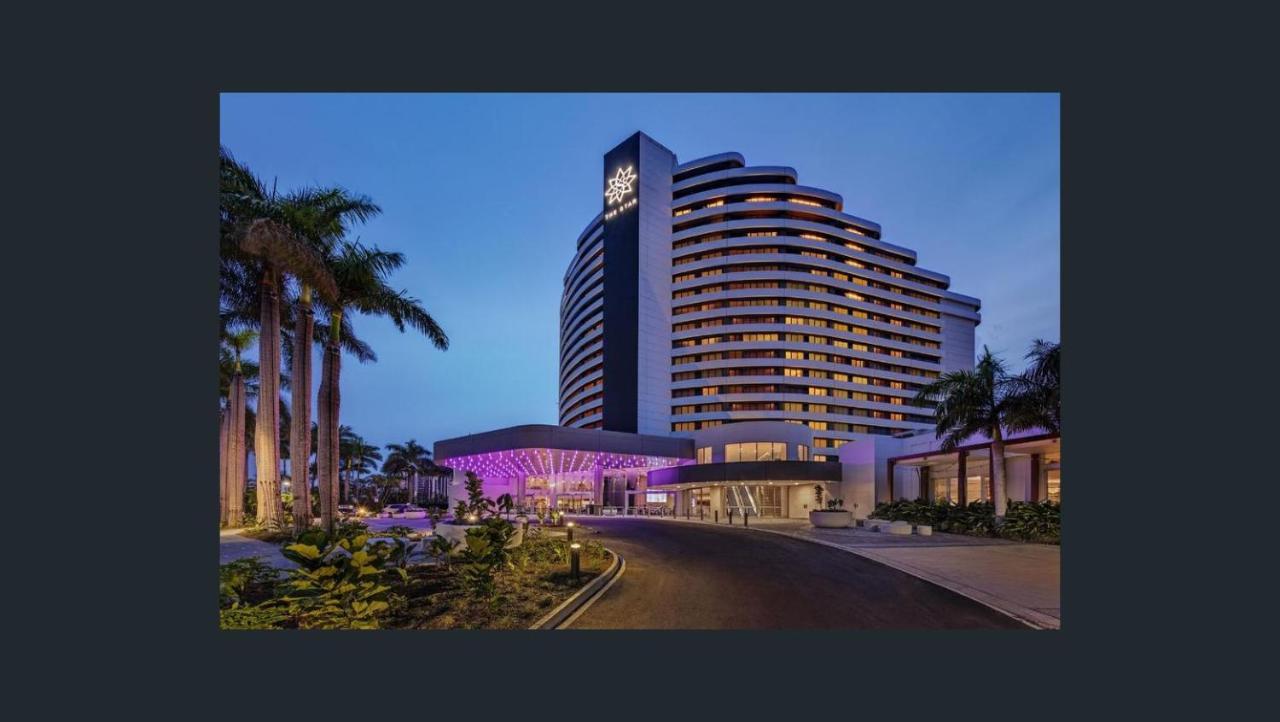Deluxe Private Apartment And Studio - Ocean Views Gold Coast Luaran gambar
