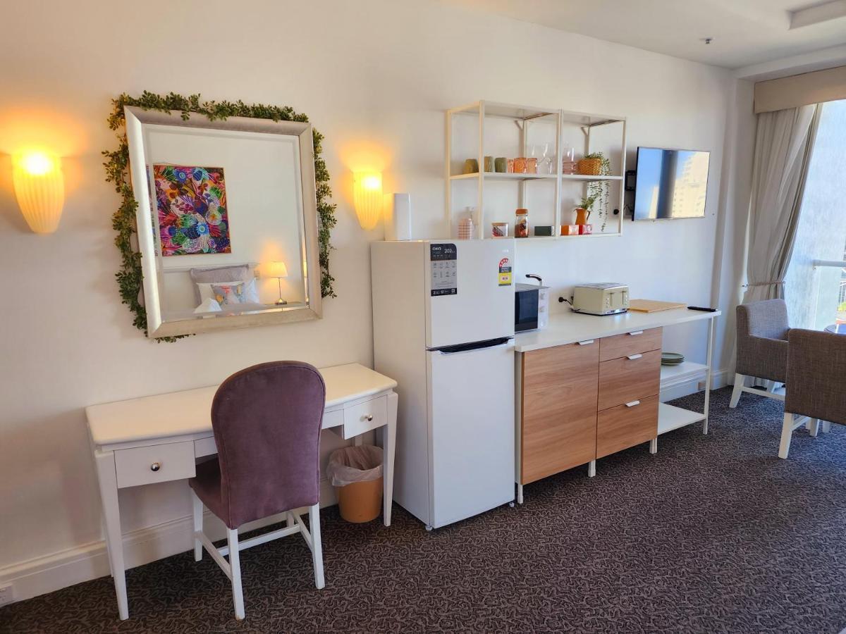 Deluxe Private Apartment And Studio - Ocean Views Gold Coast Luaran gambar