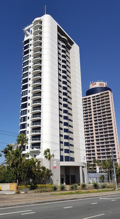 Deluxe Private Apartment And Studio - Ocean Views Gold Coast Luaran gambar