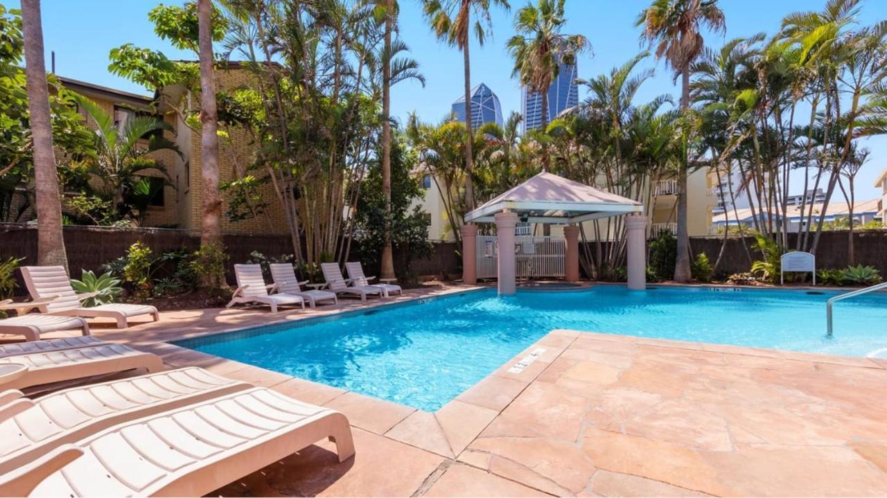 Deluxe Private Apartment And Studio - Ocean Views Gold Coast Luaran gambar