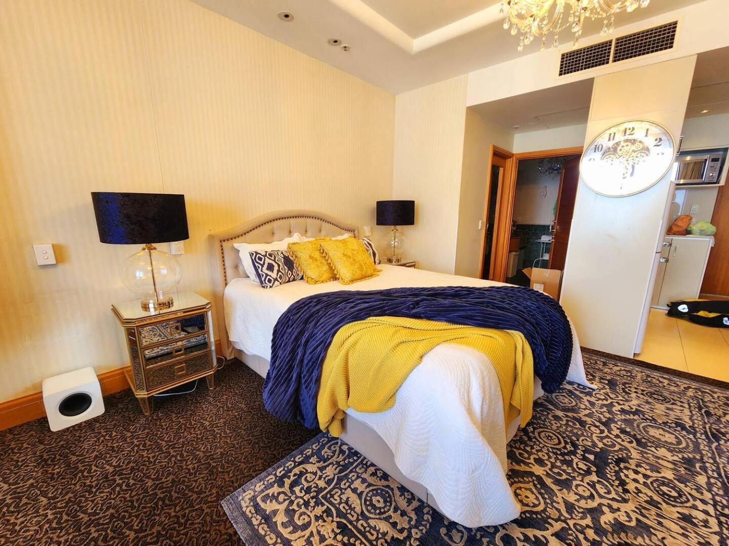 Deluxe Private Apartment And Studio - Ocean Views Gold Coast Luaran gambar
