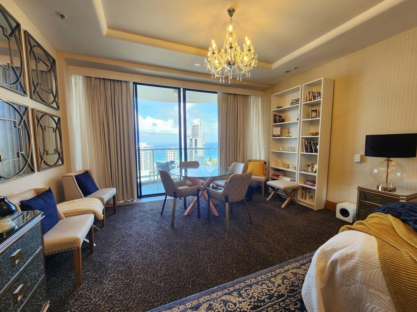 Deluxe Private Apartment And Studio - Ocean Views Gold Coast Luaran gambar
